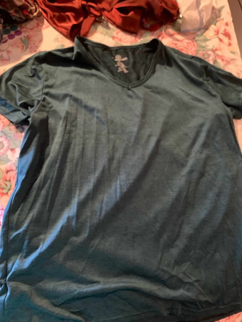 Real Essentials Women’s Dark Grey V-Neck Short Sleeve Shirt  Size XL